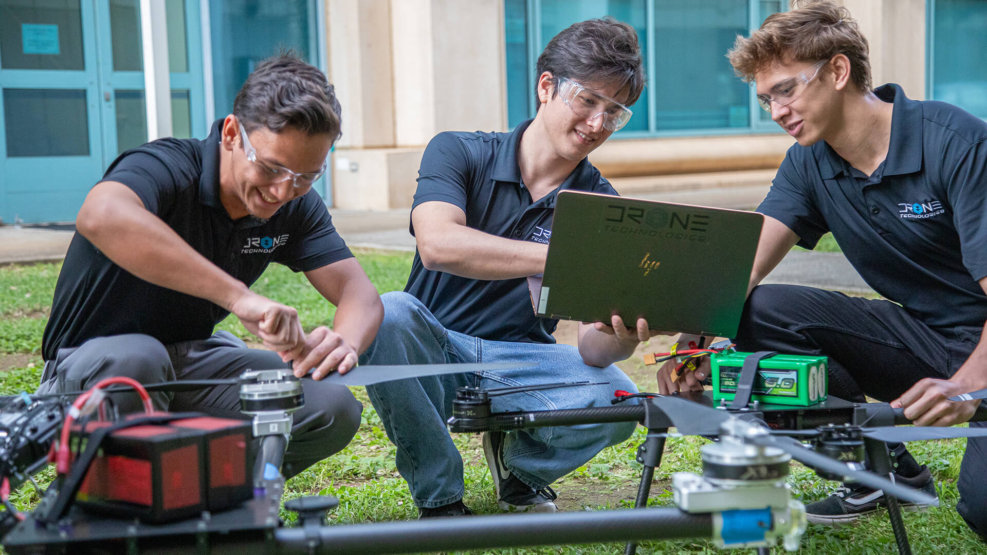 Students at the University of Hawaii Manoa's College of Engineering