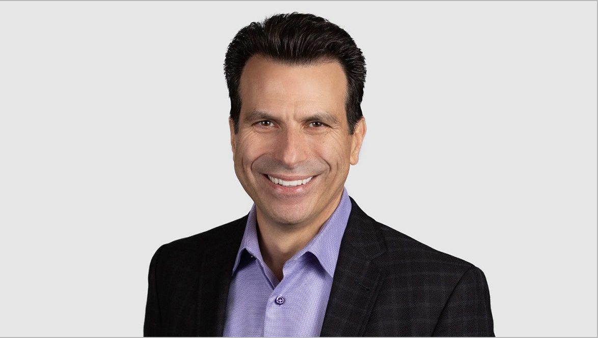 - Andrew Anagnost, Presidente y CEO de Autodesk