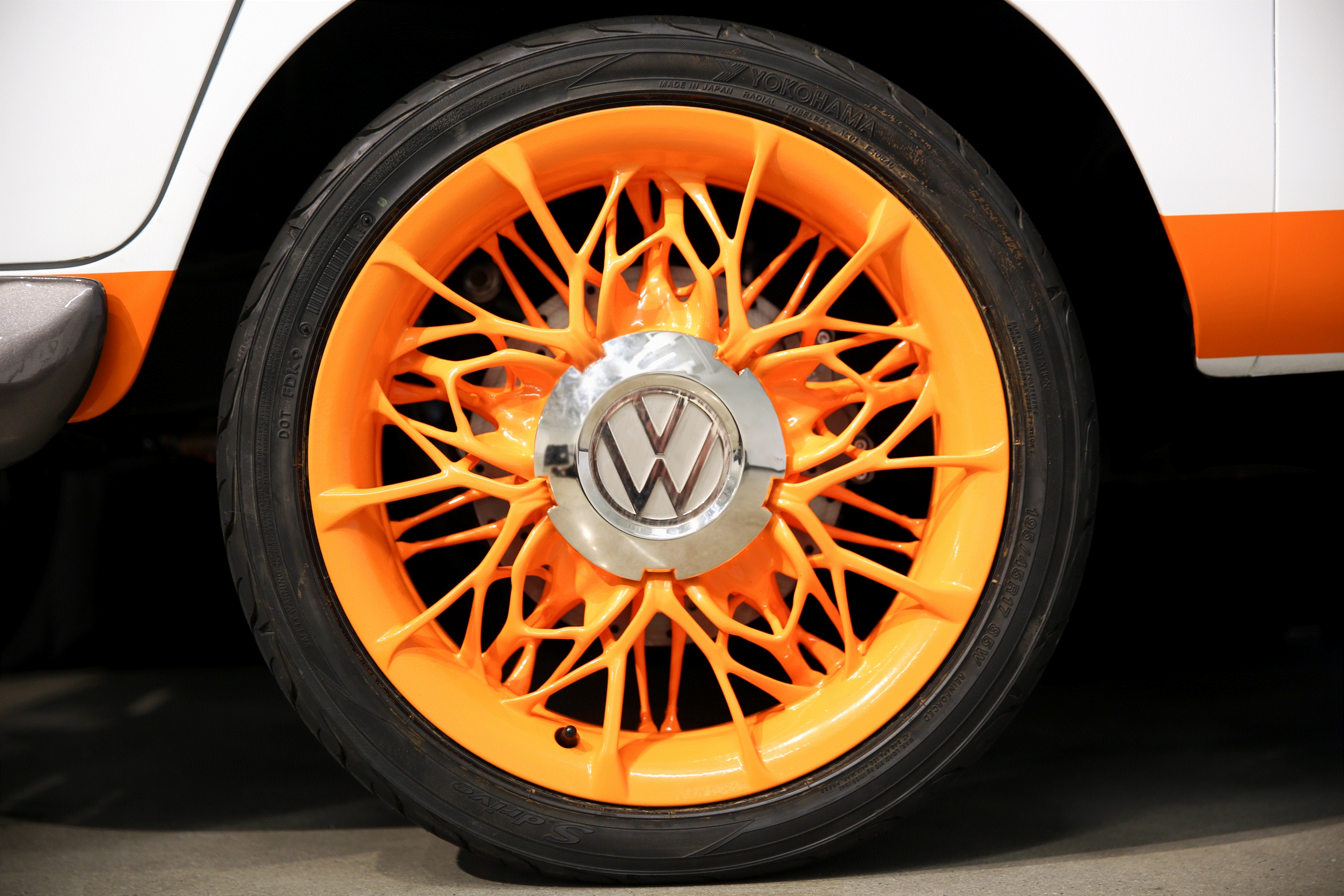 Нестандартные колеса. Необычные колеса. Нестандартное колесо. Колесо дизайн. Необычные колеса сбоку фото.